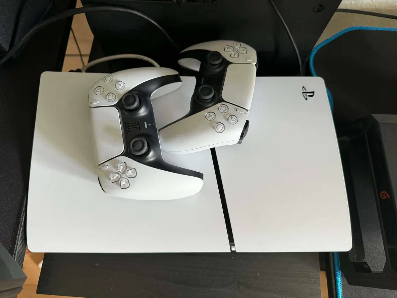 Billede 2 - Playstation 5 og 2 controllere sælges! :-)