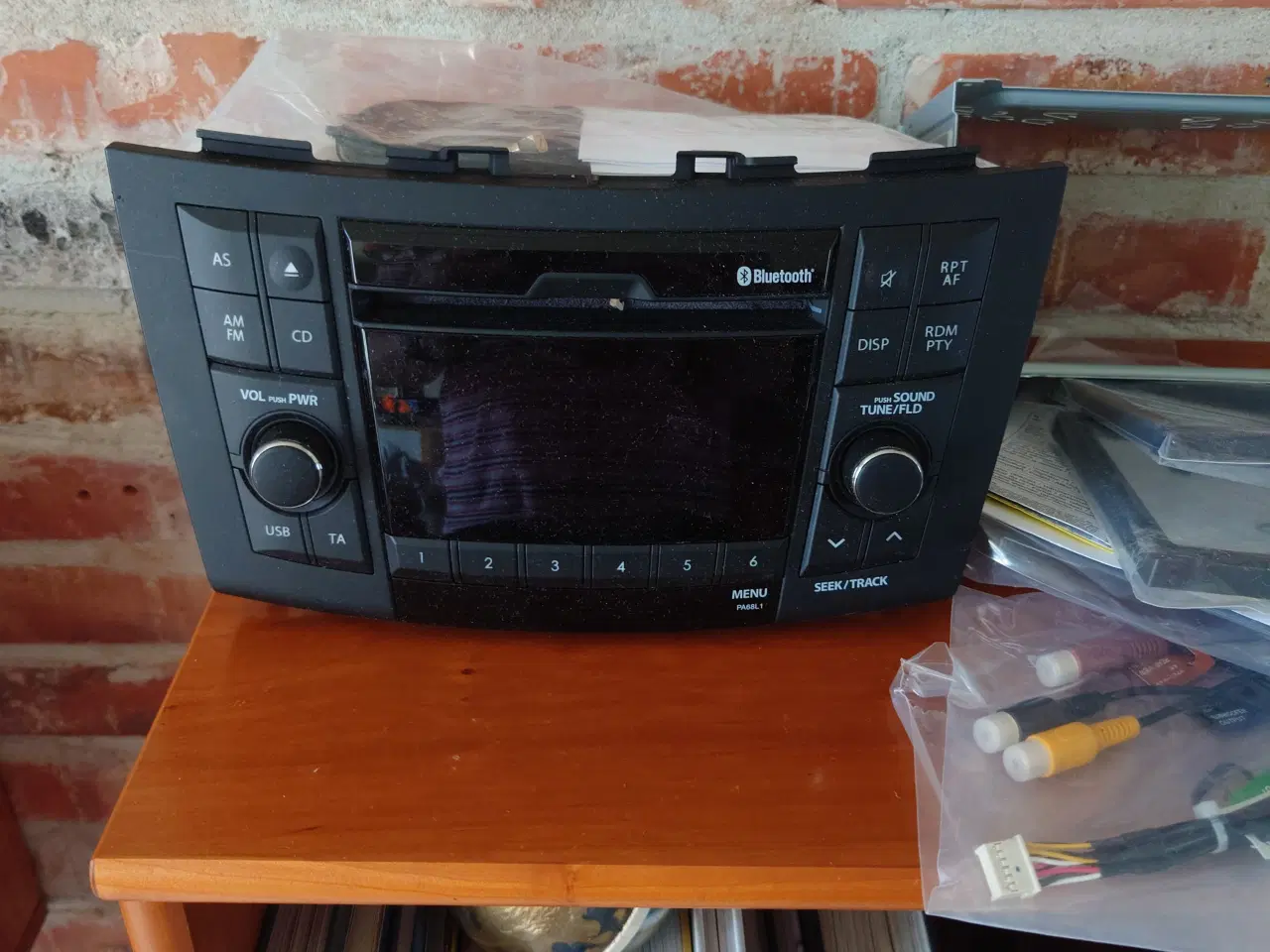 Billede 2 - Suzuki Swift ZC72  Audio radio med Bluetooth / CD