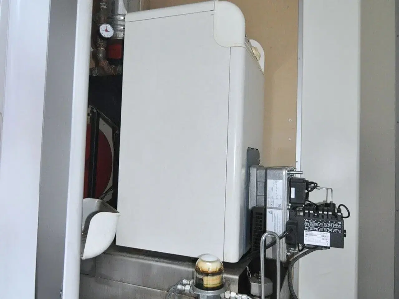 Billede 14 - Toilet-badvogn 2x4 bad med oliefyr