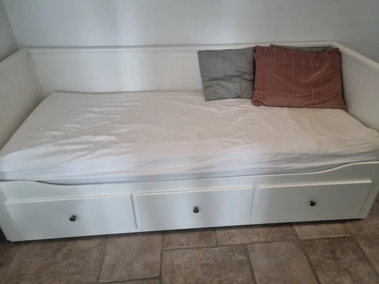 Billede 1 - Hemnes seng fra Ikea