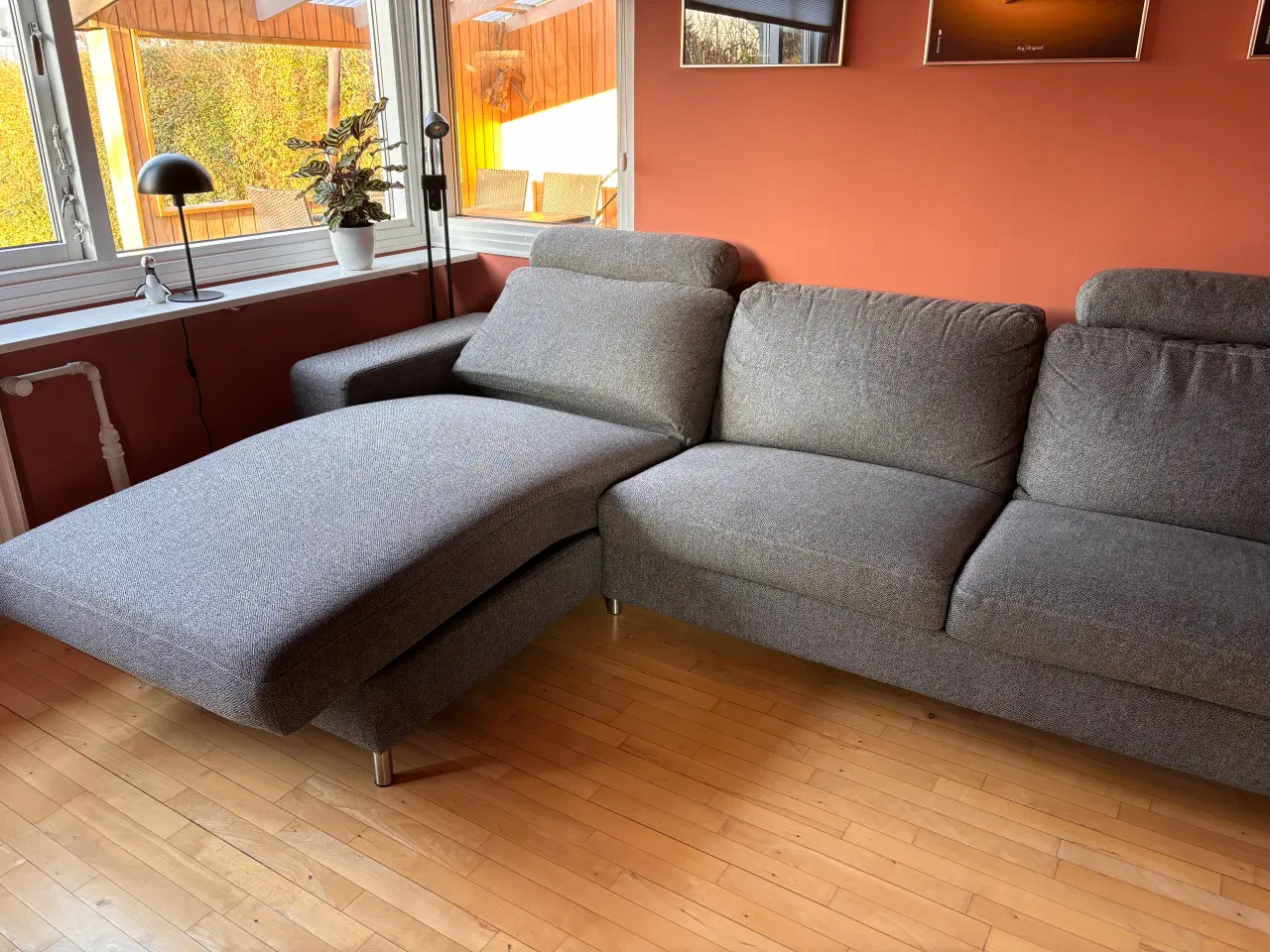 Billede 3 - Sofa med mekanisk chaiselong + nakkestøtter