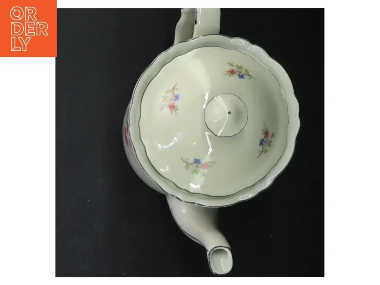 Billede 4 - Porcelæn te-kande med blomstermotiv fra Epiag (str. 22 cm)