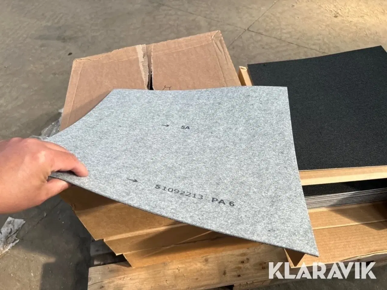 Billede 3 - Tæppefliser Ege Deep Black 33,9 kvadratmeter