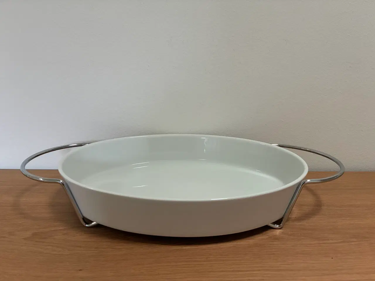 Billede 2 - STORT OVALT PILLIVUYT OVNFAST FAD MED HOLDER