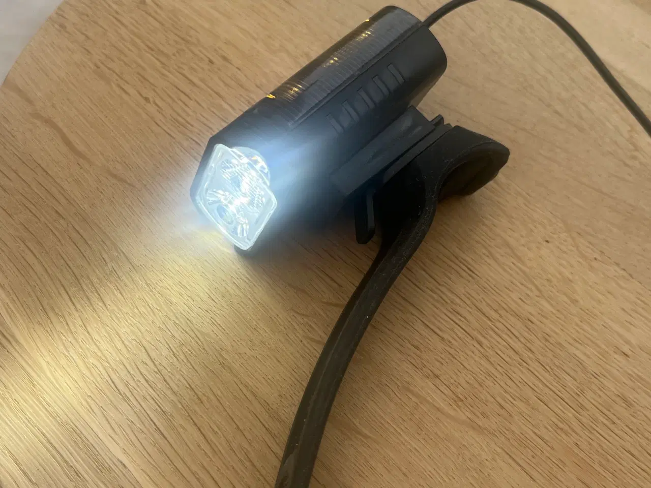 Billede 3 - Cykellygte LED