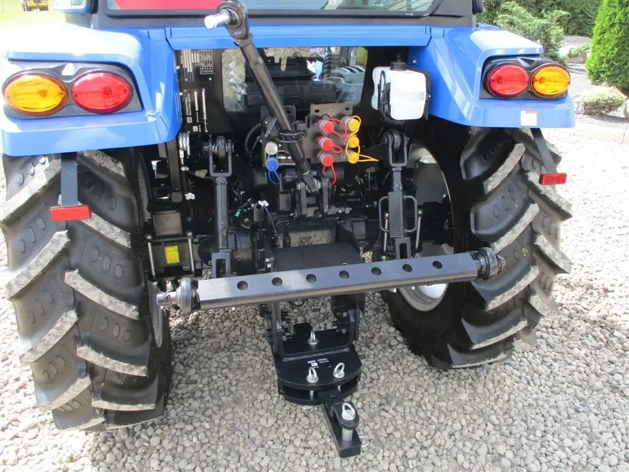 Billede 9 - Solis 50 Fabriksny traktor med 2 års garanti, lukket kabine med klima anlæg, og fuldhydraulisk frontlæsser på