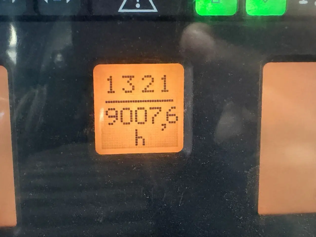 Billede 15 - Fendt 718 Vario TMS med læsser og tvillingehjul hele vejen rundt