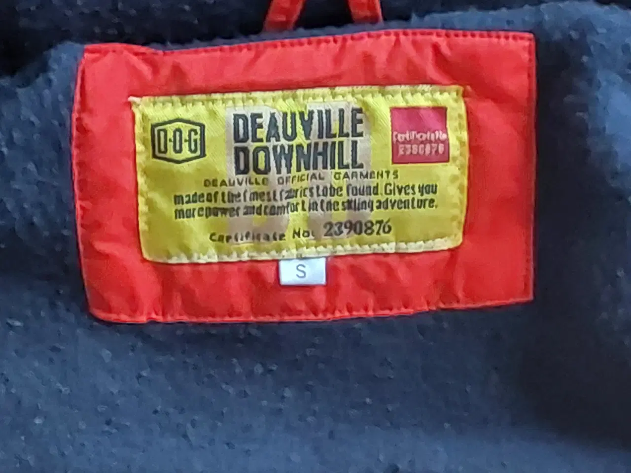 Billede 4 - Skijakke, flot og dejlig varm str. S.