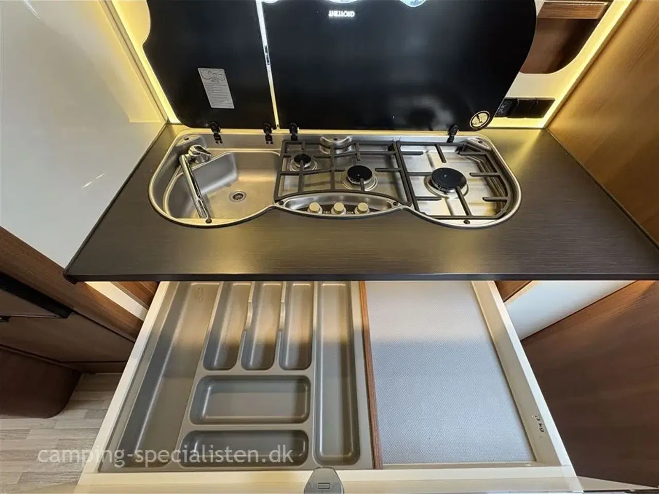 Billede 12 - 2017 - LMC Cruiser Premium T 681 G   LMC Cruiser Premium T 681 G fra 2017 - rigtig fin autocamper - kan nu ses hos Camping-Specialisten.
