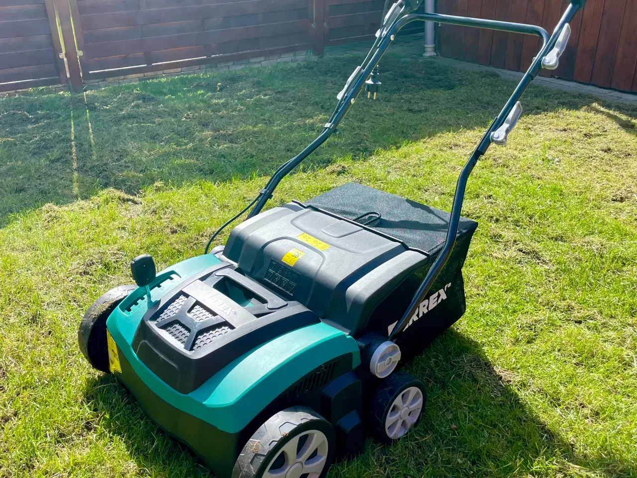 Billede 3 - Vertikalskærer / plænelufter til leje