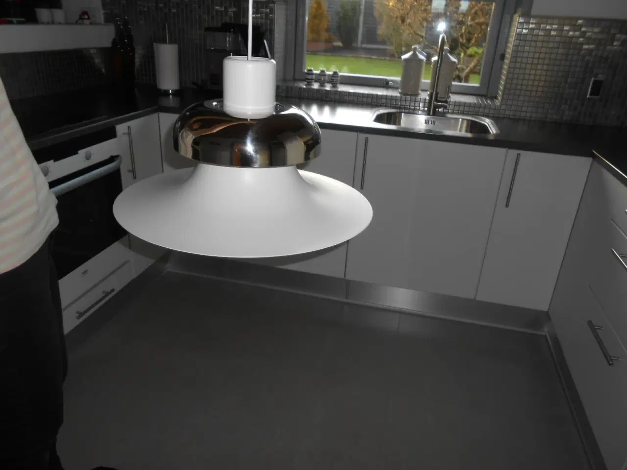 Billede 1 - Flot Louis Poulsen loft lampe hvid og krom .