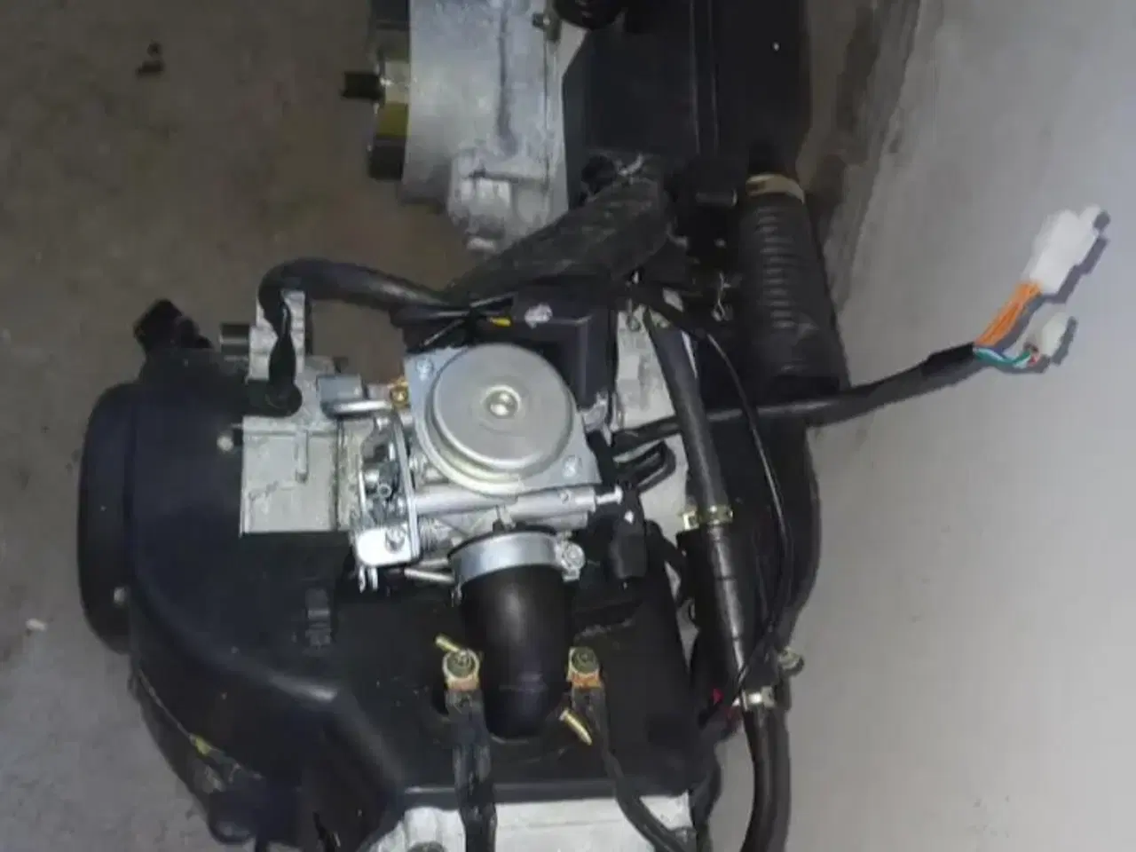 Billede 1 - Næsten Ny motor til vga explora euro 5