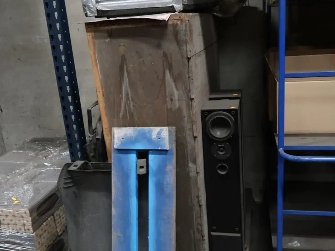 Billede 1 - Palle med højtalere, termokasser m.m.