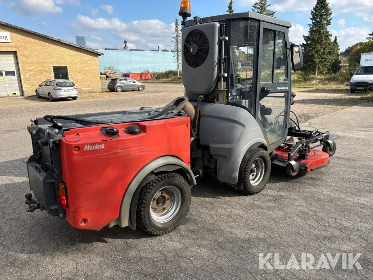 Billede 5 - Redskabsbærer Hako 1470 citymaster 600 med klipper og kost