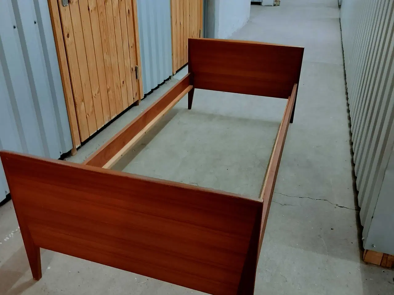 Billede 1 - Flotte teak senge