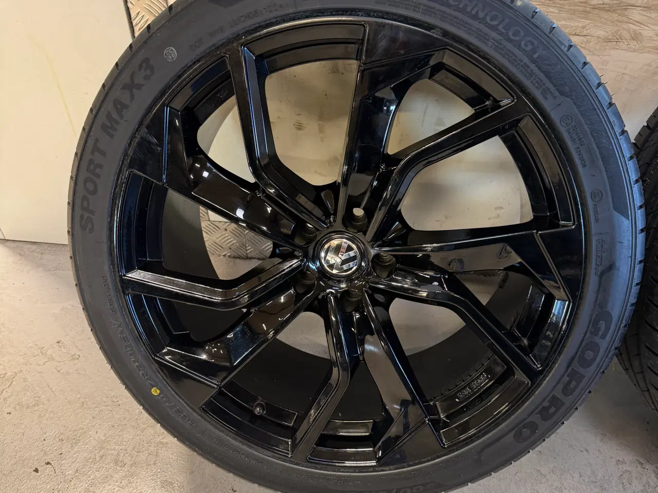 Billede 2 - 21” alufælge til id buzz med nye sommerdæk 