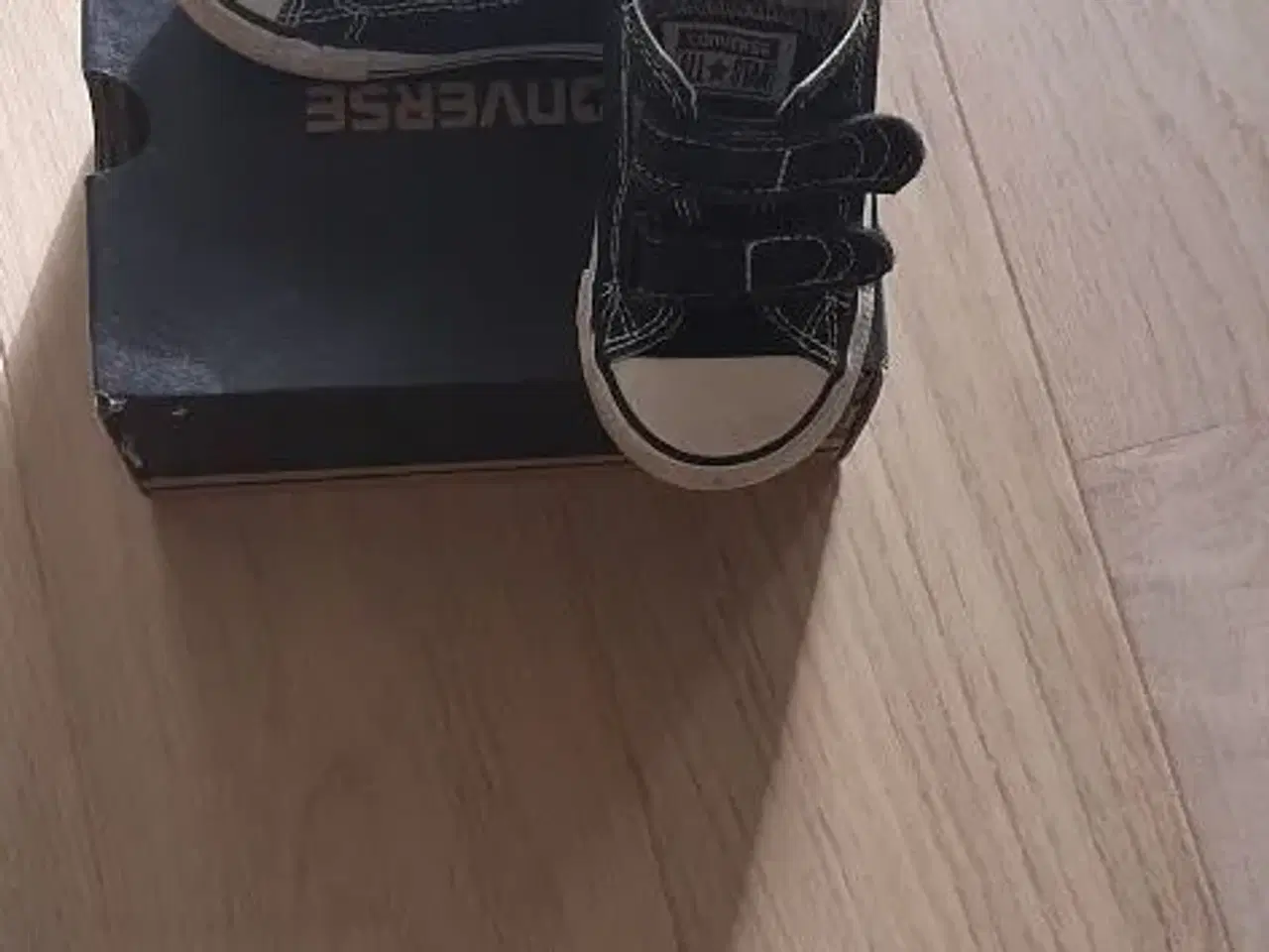 Billede 1 - Converse sko 23 sælges