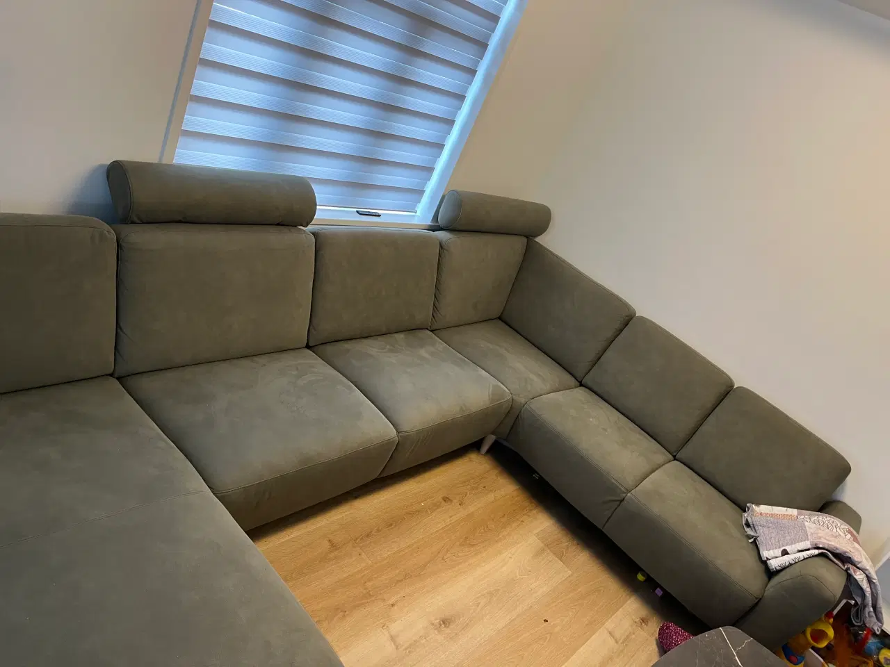 Billede 2 - Lækker u sofa.