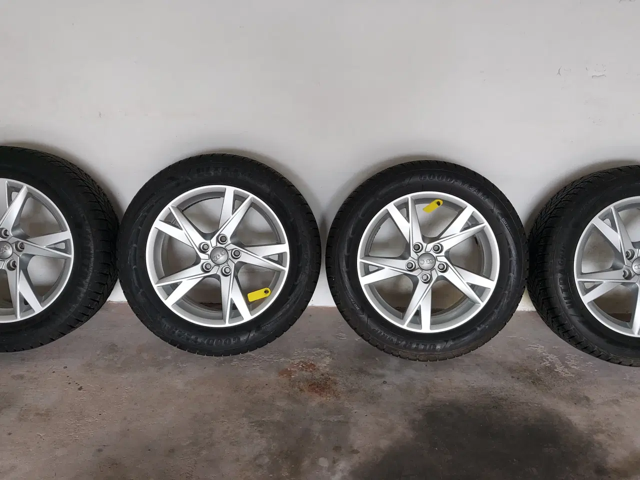 Billede 1 - Originale 17" alufælge med vinterdæk til Audi Q3
