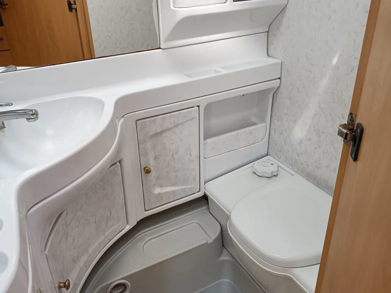 Billede 4 - Campingvogn med køjer