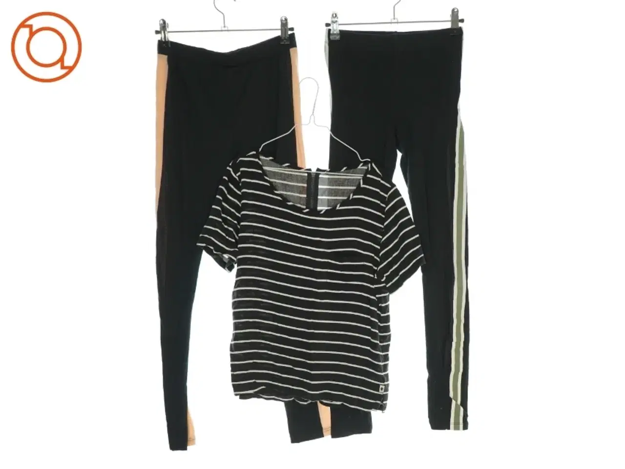 Billede 1 - 2 par bukser og en t shirt
