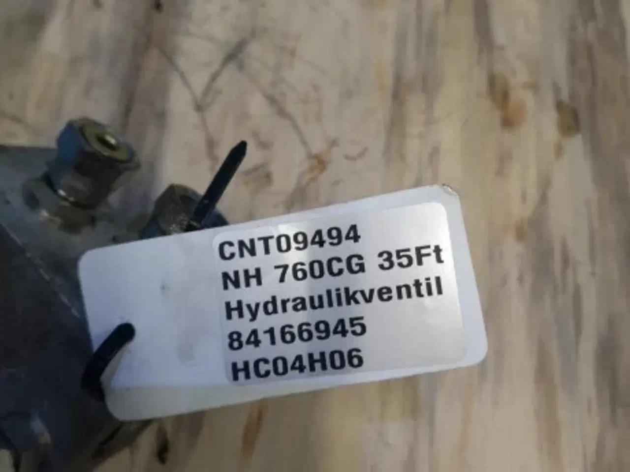Billede 9 - New Holland 760CG 35Ft Hydraulikventil 84166945