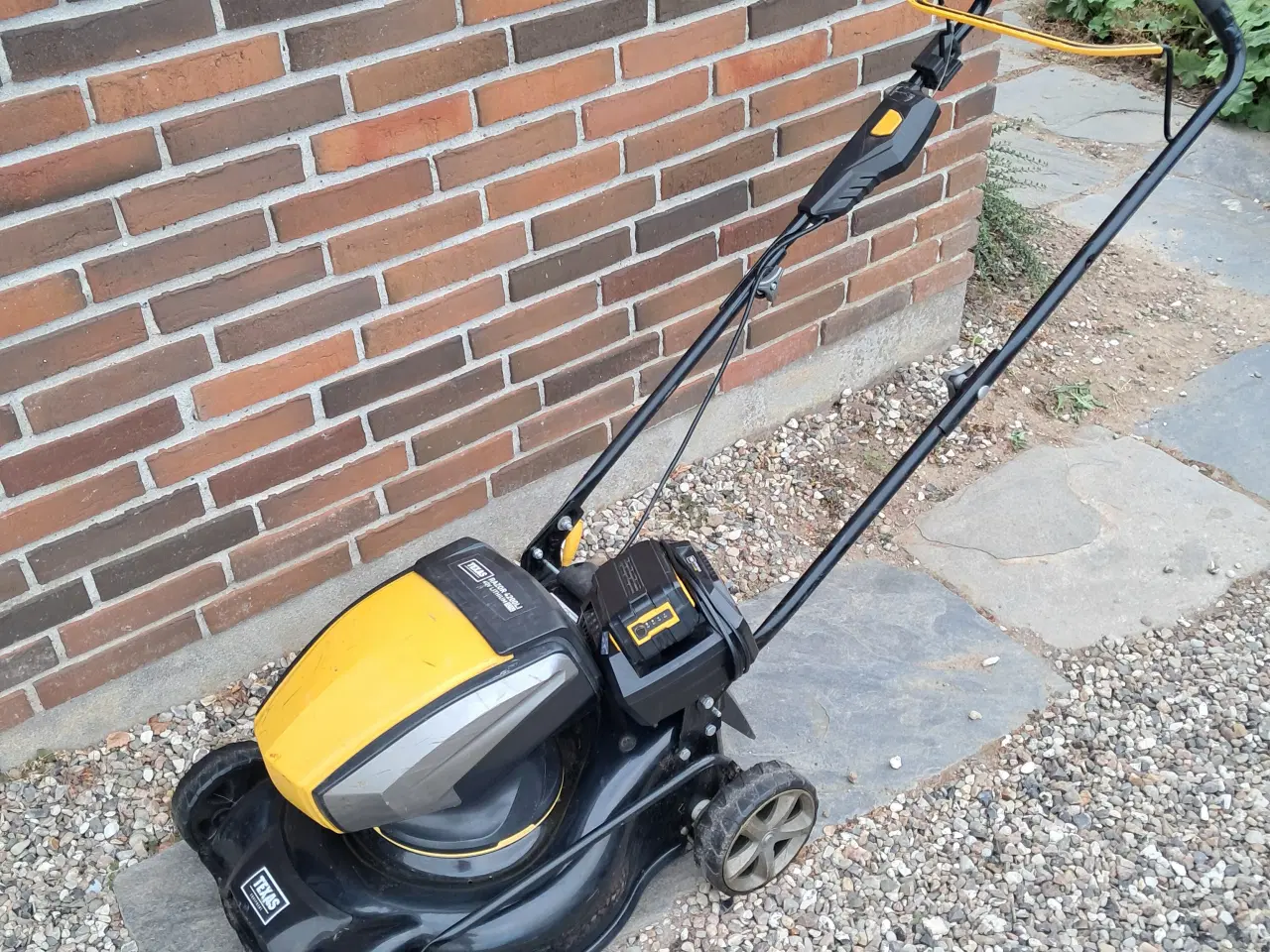 Billede 1 - Elplæneklipper til salg