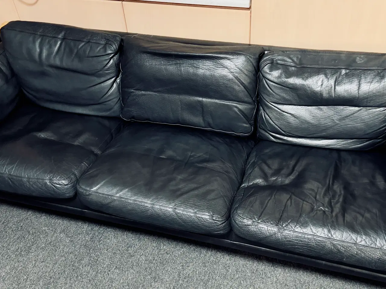 Billede 1 - Elegant 3-personers sofa i læderlook