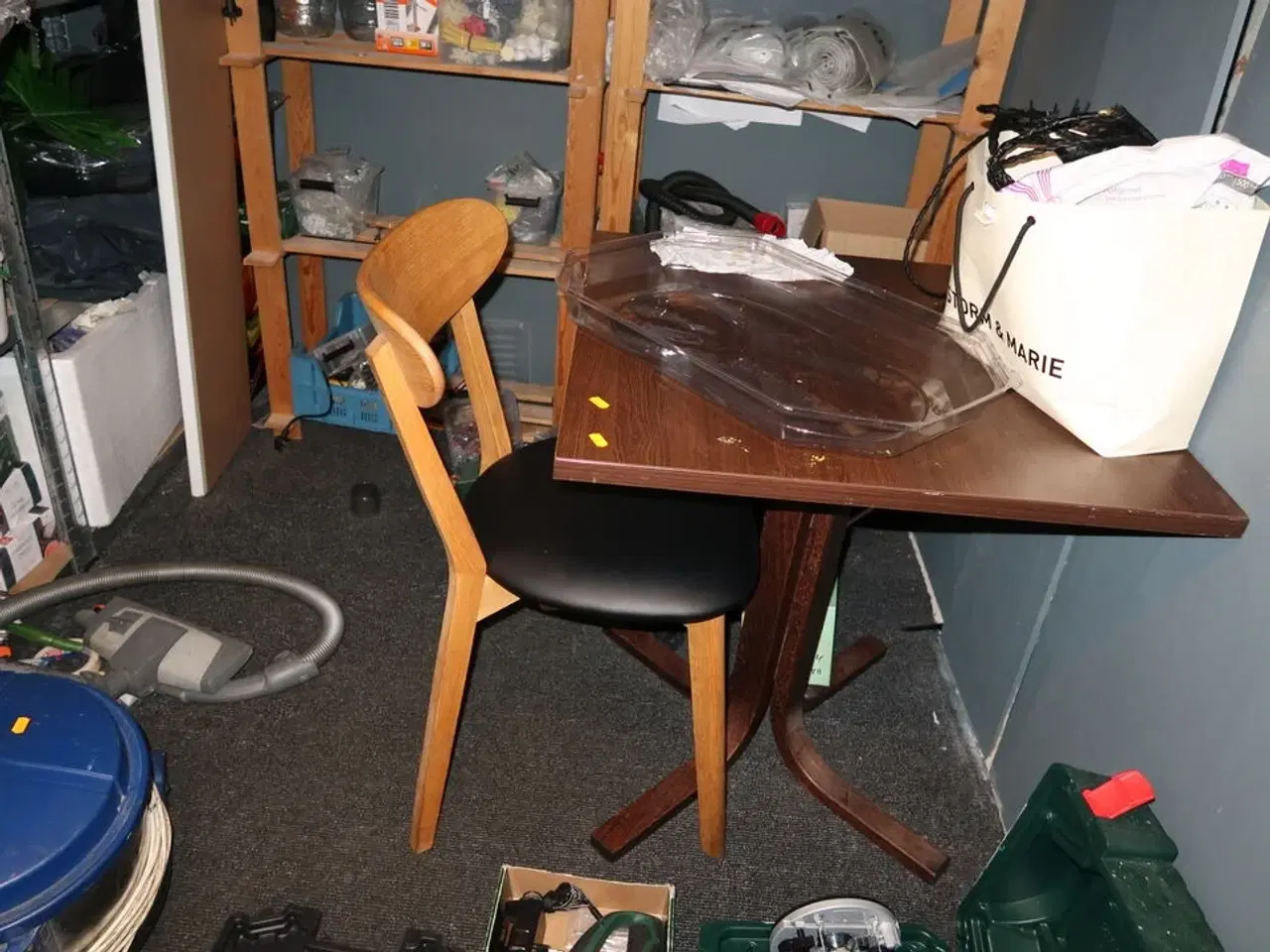 Billede 2 - Bord samt stol