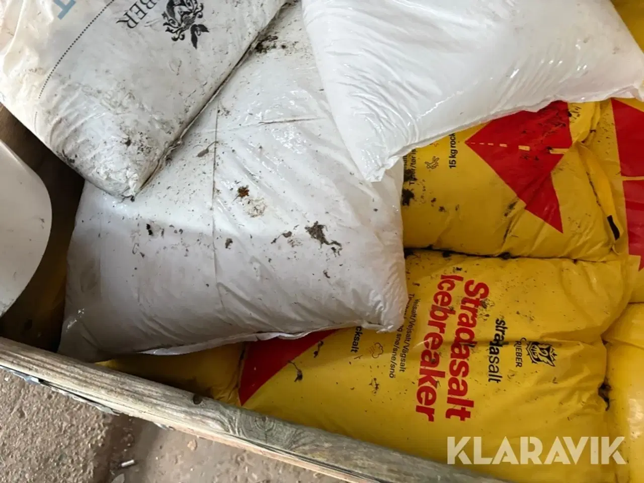 Billede 5 - Vejsalt Icebreaker 15kg ca.36 styk incl. to poser miljøtø