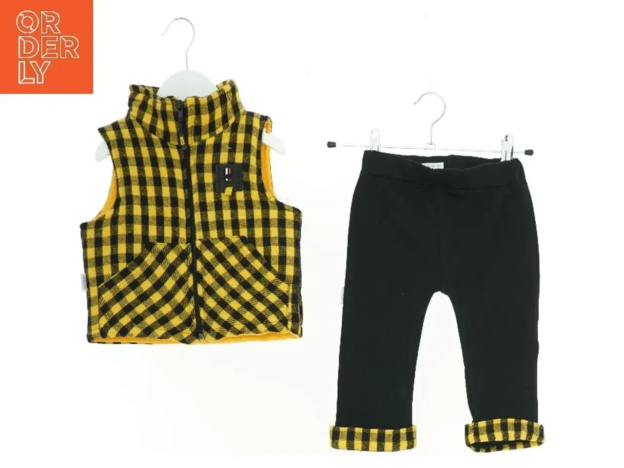 Billede 2 - Sæt børnetøj (str. 92 cm)