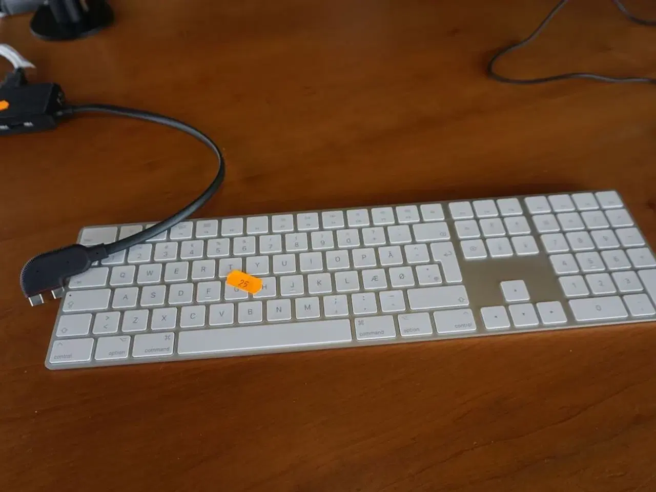Billede 4 - 2 stk. skærme + tastatur & headset