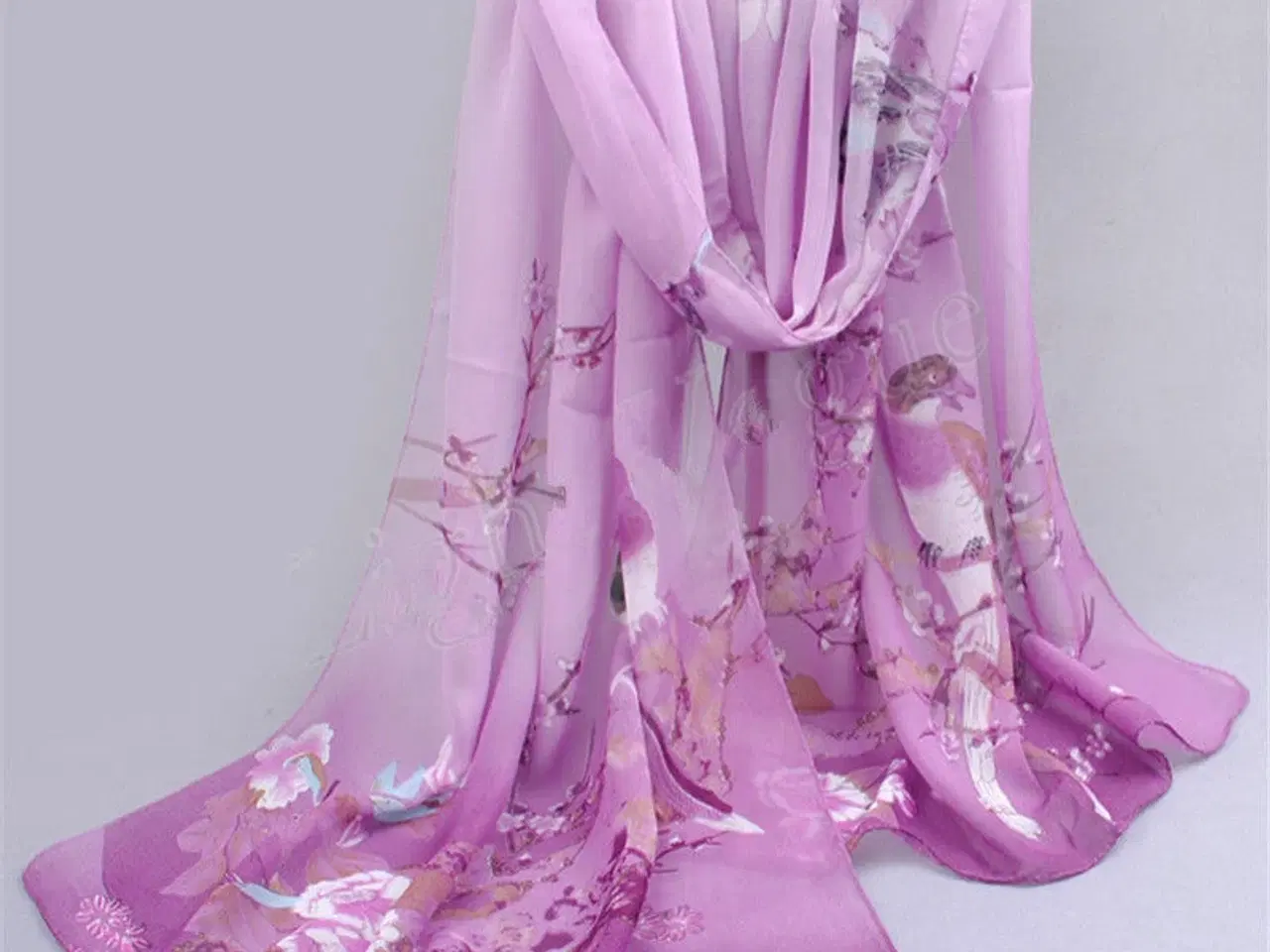 Billede 6 - Tørklæder-i multifarvet,m.skønne blomster print