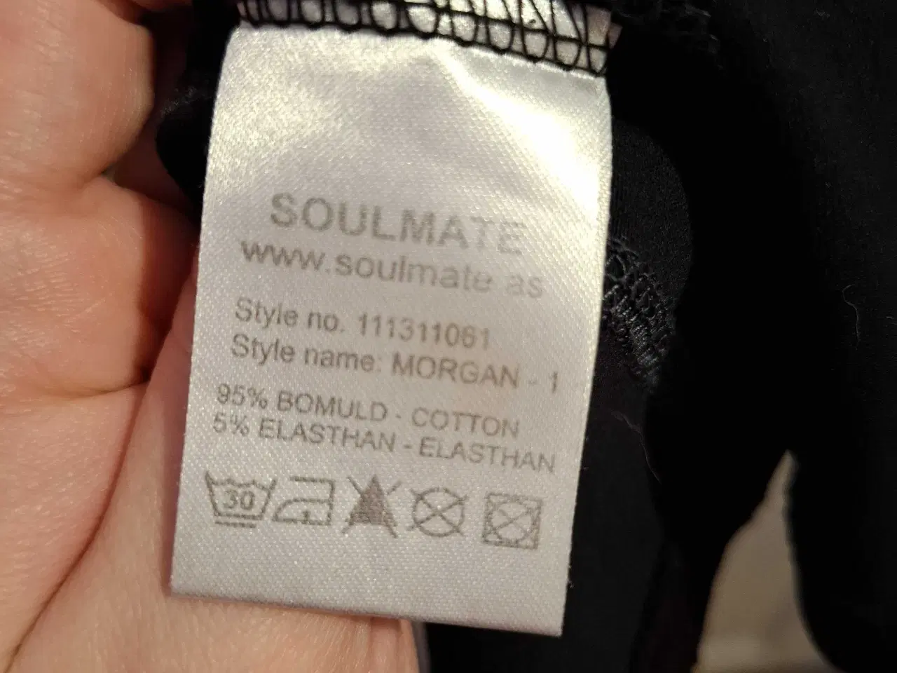 Billede 4 - Smuk og blød bluse