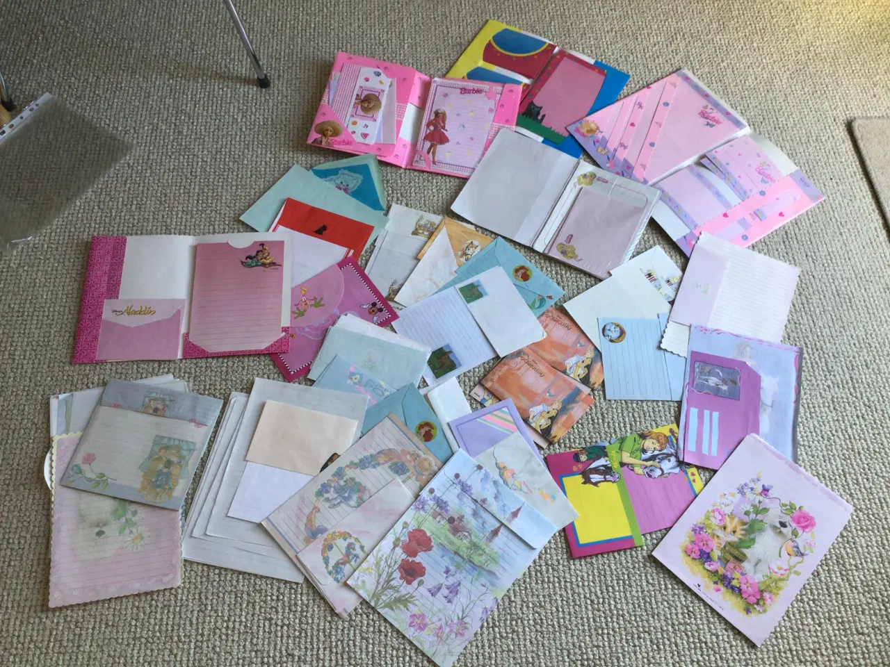 Billede 1 - Brevpapir bl.a. Barbie