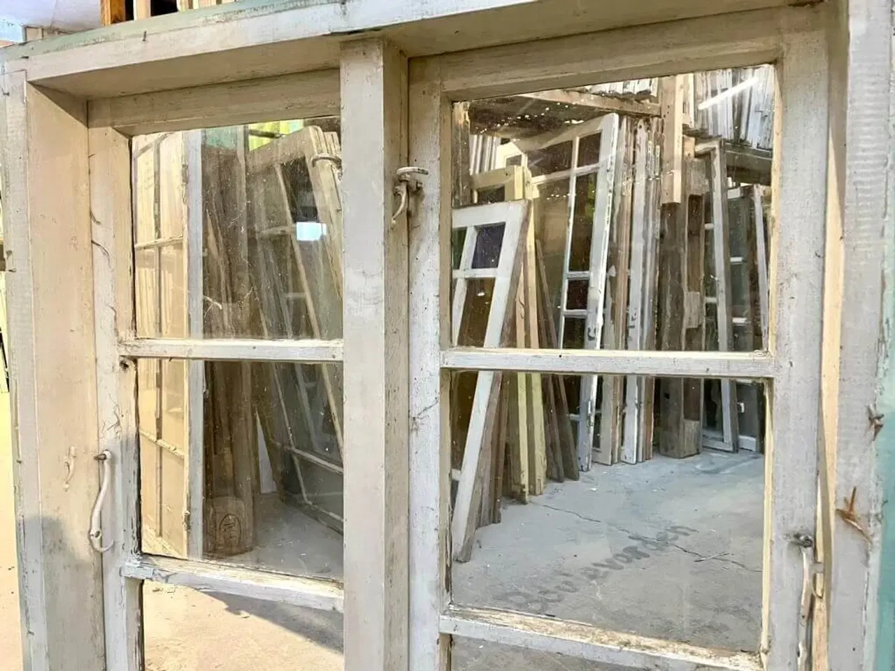 Billede 4 - Fint 2-fags, 3-ruders bondehusvindue m. karm