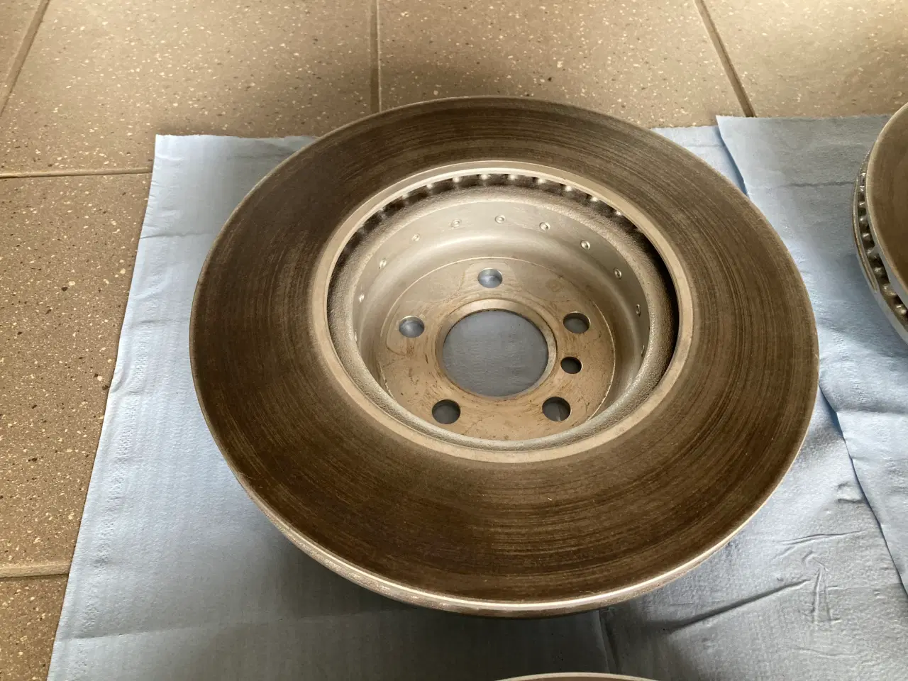 Billede 6 - Bremseskiver til BMW G30 og G31. "Fabriksnye"
