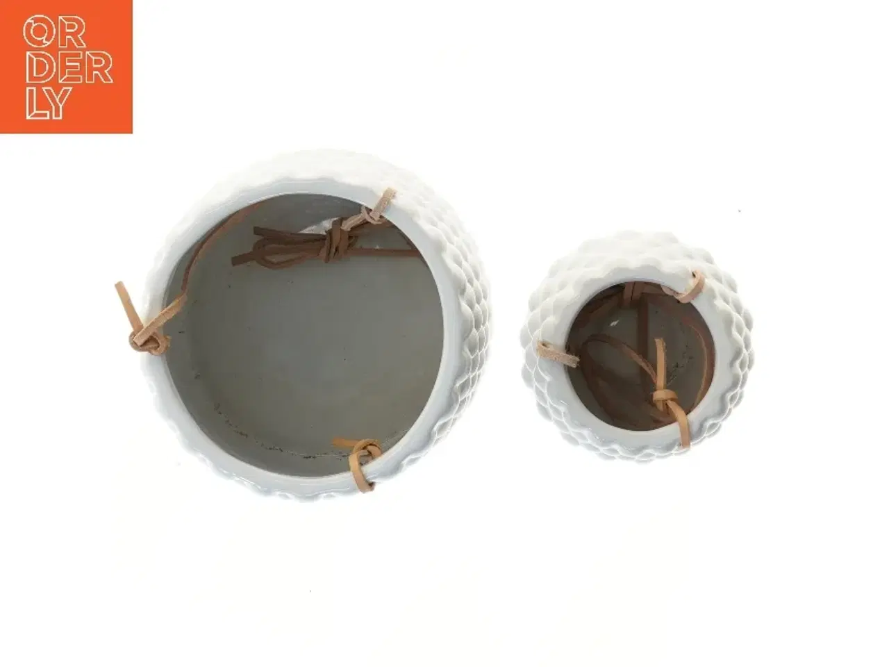 Billede 2 - Keramiske vaser med læderhåndtag (str. 2 stk Ø 10 & 15,5 cm)