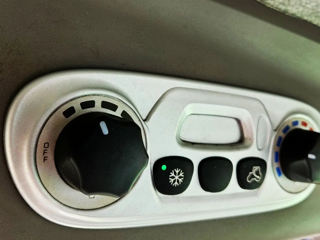 Billede 17 - Deutz-Fahr Agrotron TTV 6140 / 3600 timer / frontlift / afj. foraksel / hitch