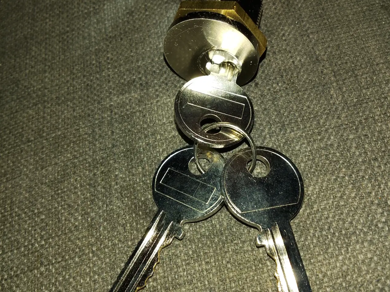 Billede 1 - Ny postkasselås med 3 nøgler, Ny postkasselås med 