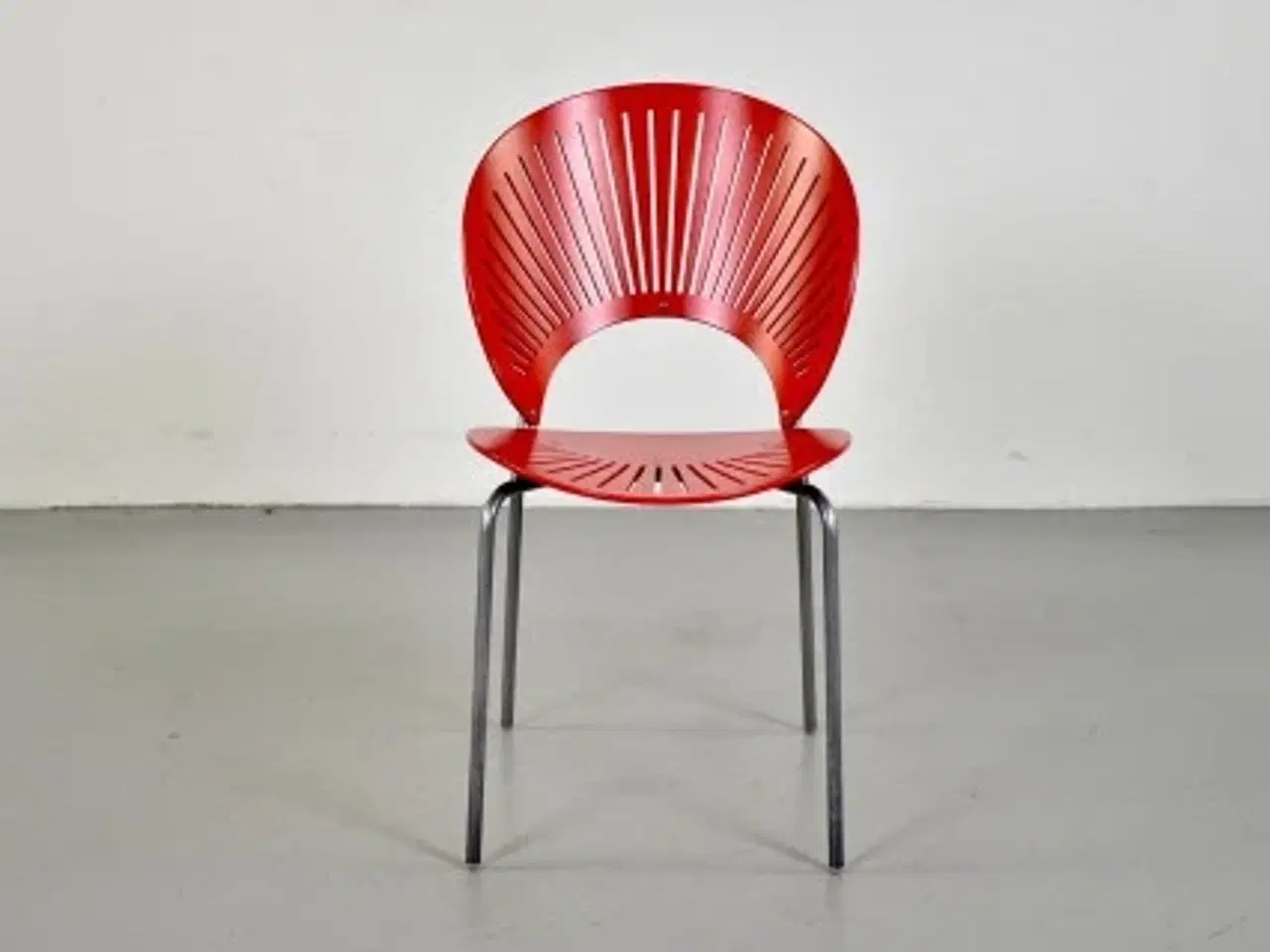 Billede 2 - Nanna ditzel trinidad stol i rød med gråt stel