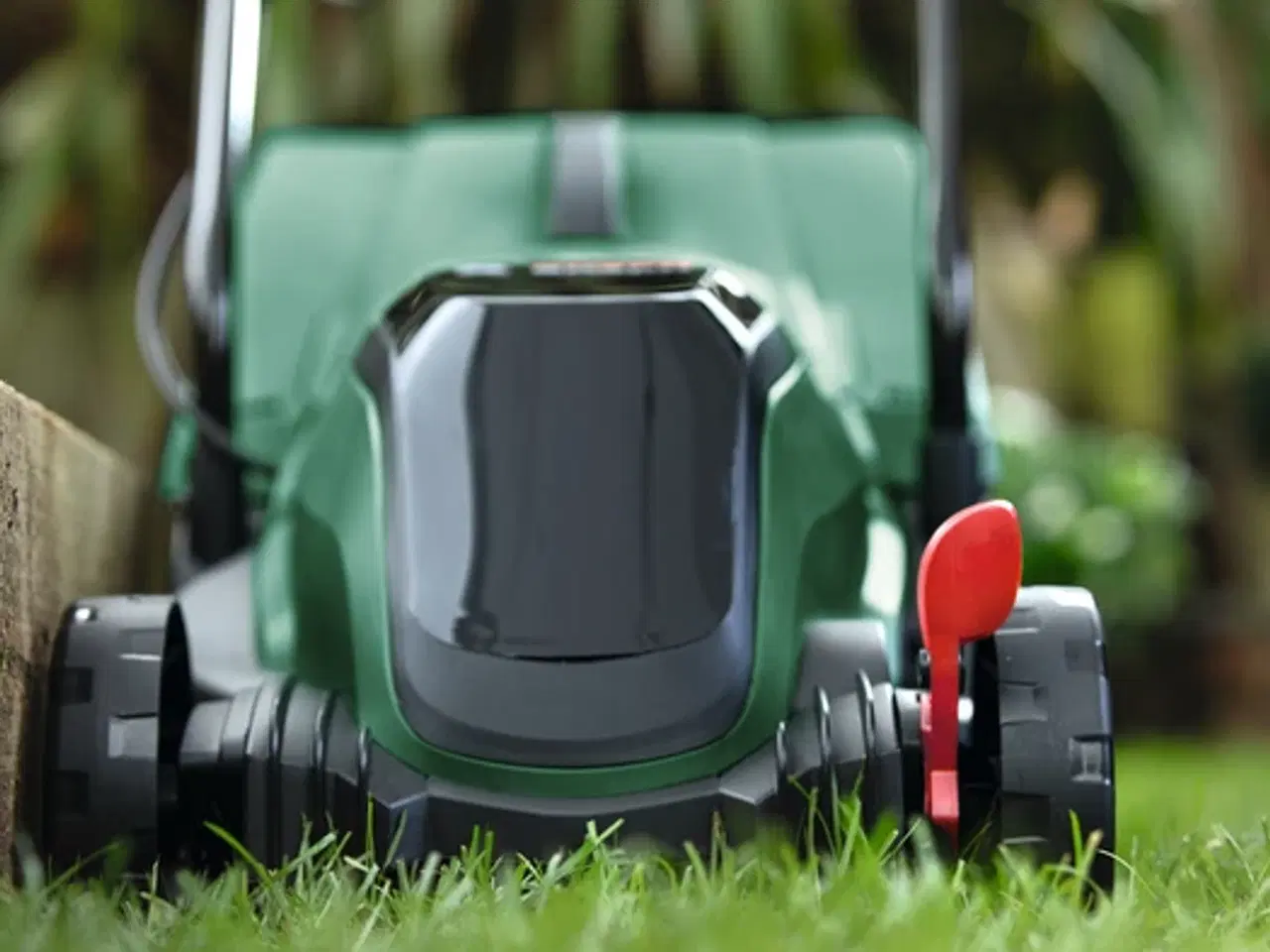 Billede 6 - Bosch PLÆNEKLIPPER på batteri sælges BILLIGT
