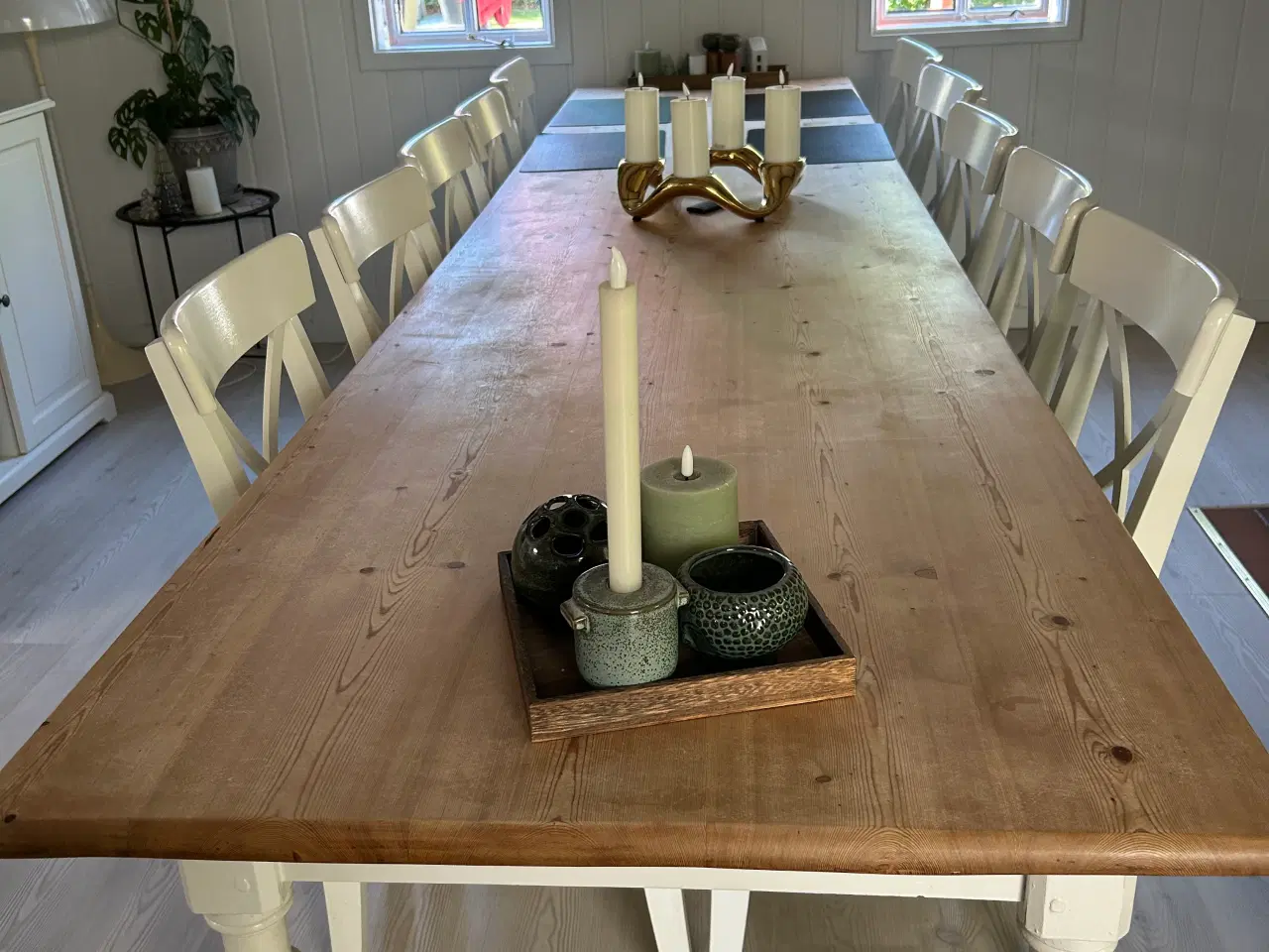 Billede 2 - Langbord med 12 stole