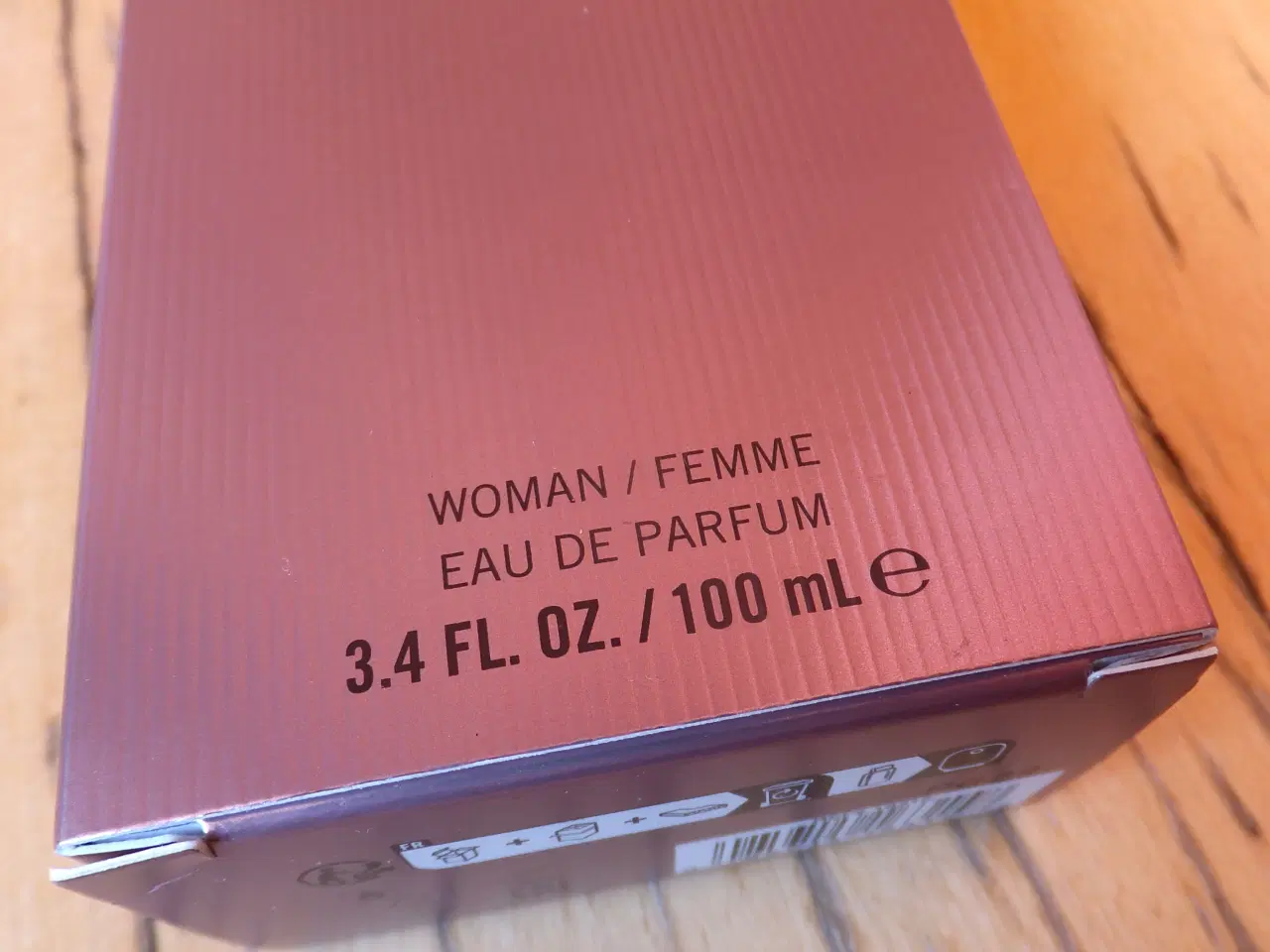 Billede 2 - Inkl. fragt. Parfume til kvinder, 100ml.