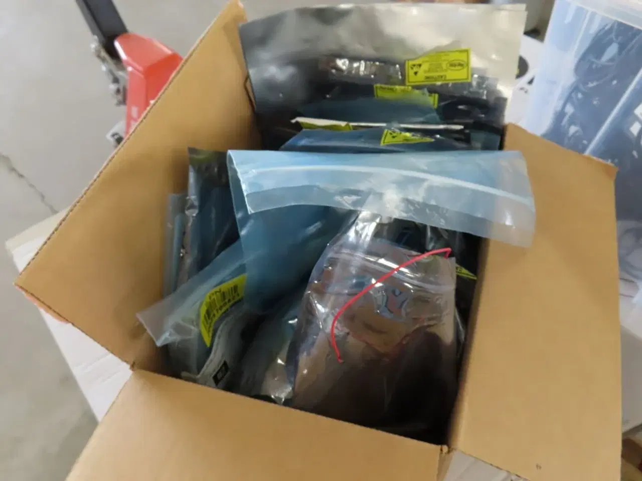 Billede 34 - Palle med rester fra TC ELECTRONIC