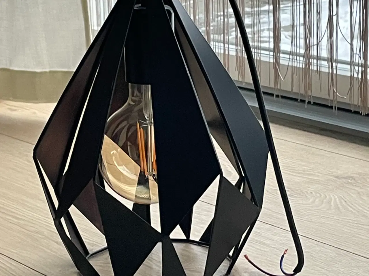 Billede 2 - Eglo pendel Carlton sort/købber ø20,5 E27