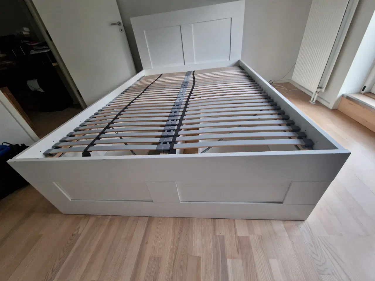 Billede 1 - Ikea brimnes seng + gavl med opbevaring 