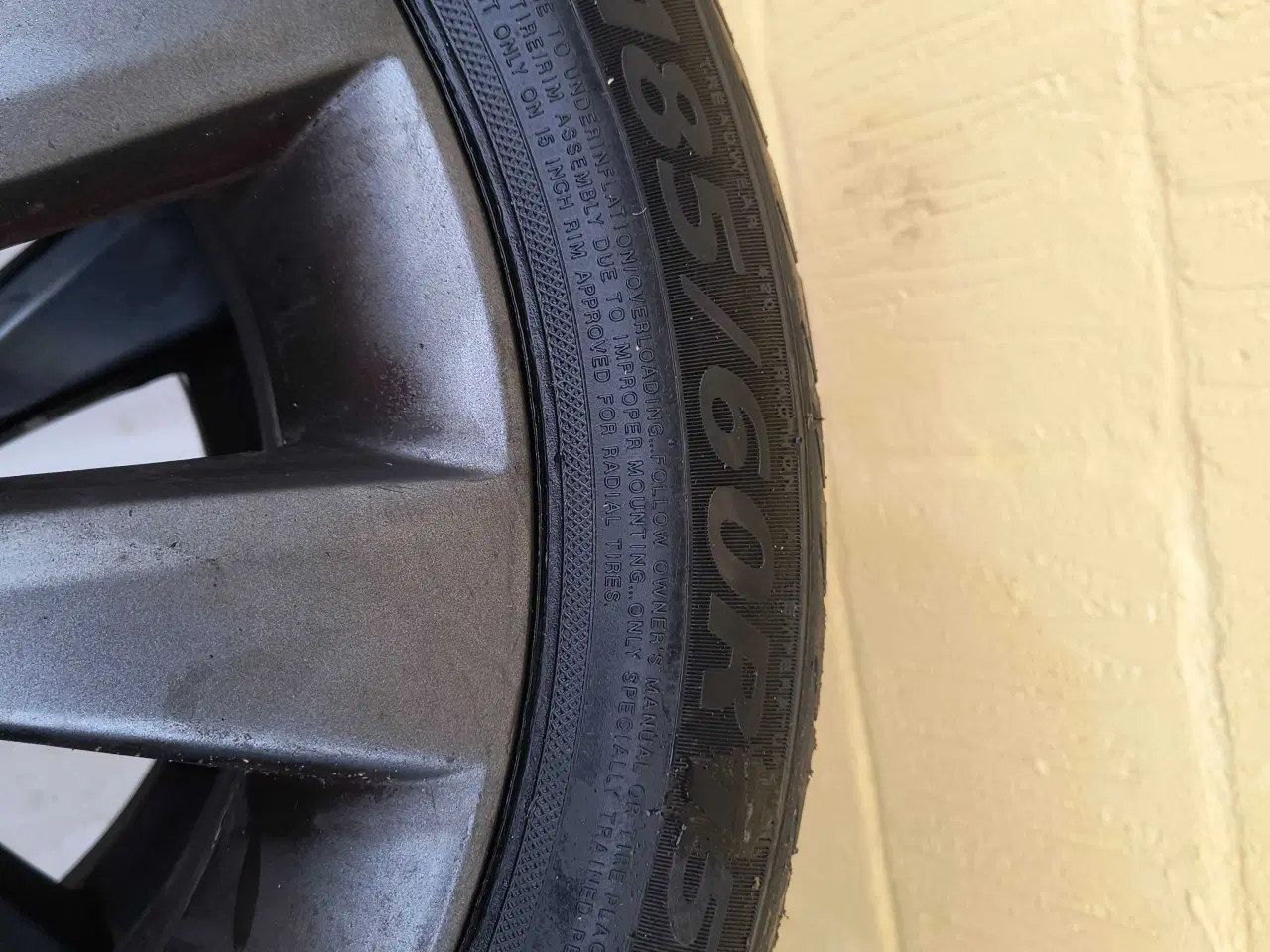Billede 3 - Gode fælge og dæk 