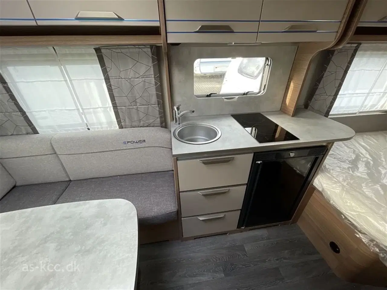 Billede 4 - 2024 - Knaus Sport 450 FU SPORT E POWER SELECTION   Knaus Sport E POWER årg. 2024 4 sovepladser, 4 siddepladser