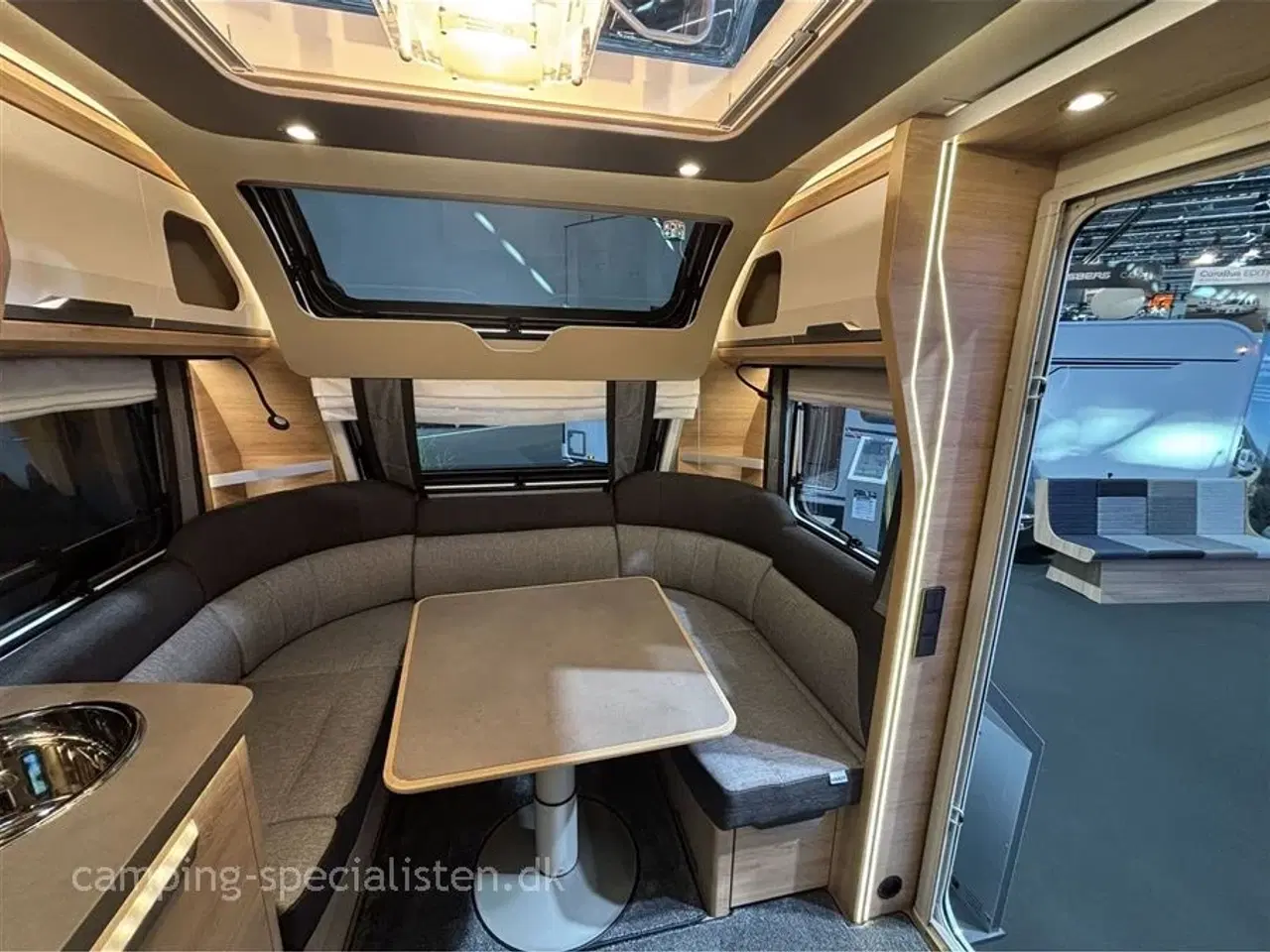 Billede 5 - 2026 - Knaus Südwind 540 UE   Knaus Südvind 540 UE BLACK SELECTION model 2026 kan snart ses hos Camping-Specialisten.dk